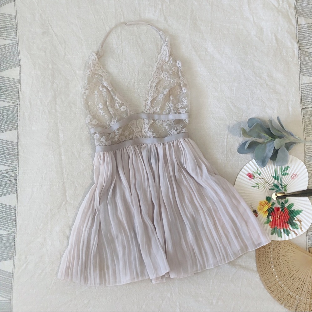 Victoria’s Secret Ivory White Lace Pleated Babydoll Halter Slip Dress